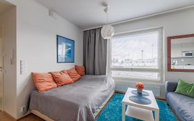 Close to center&Näsijärvi Lake - free parking, AC,&two double beds